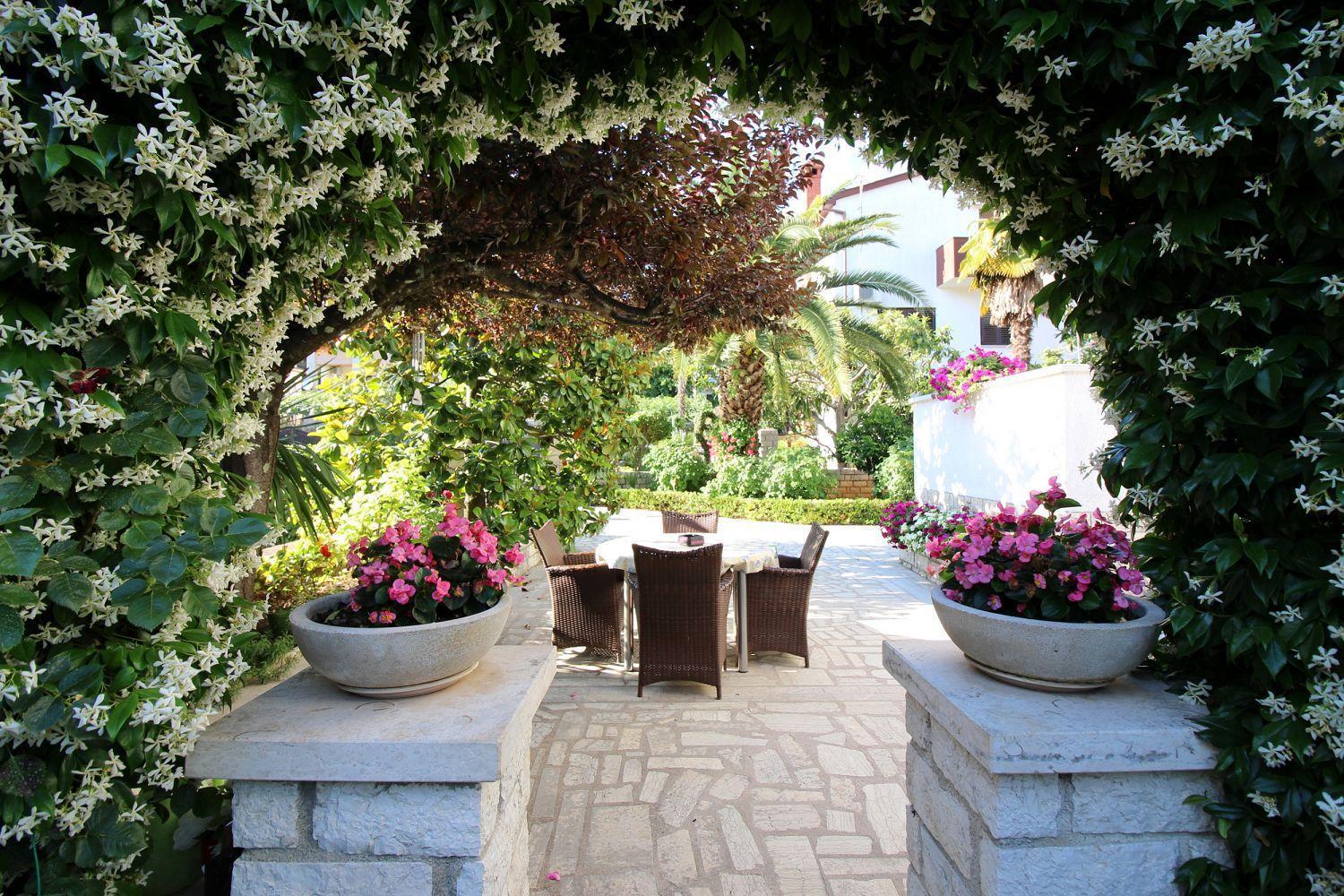 Komfortables Mit Privater Terrasse, Spielplatz, Grill, Liegen, Waschmaschine *