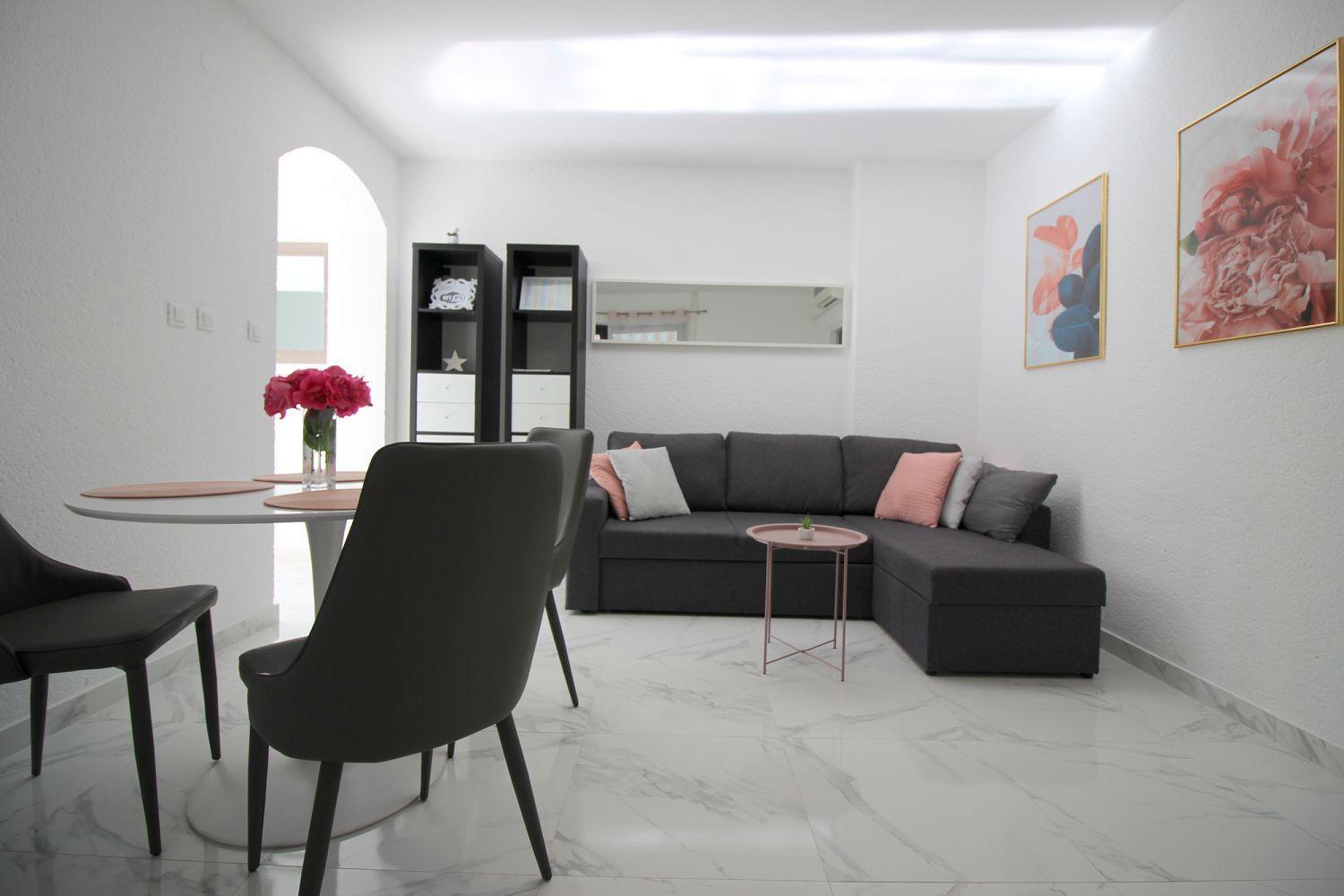 Apartment Komfortables Mit Privater Terrasse, Spielplatz, Grill, Liegen, Waschmaschine