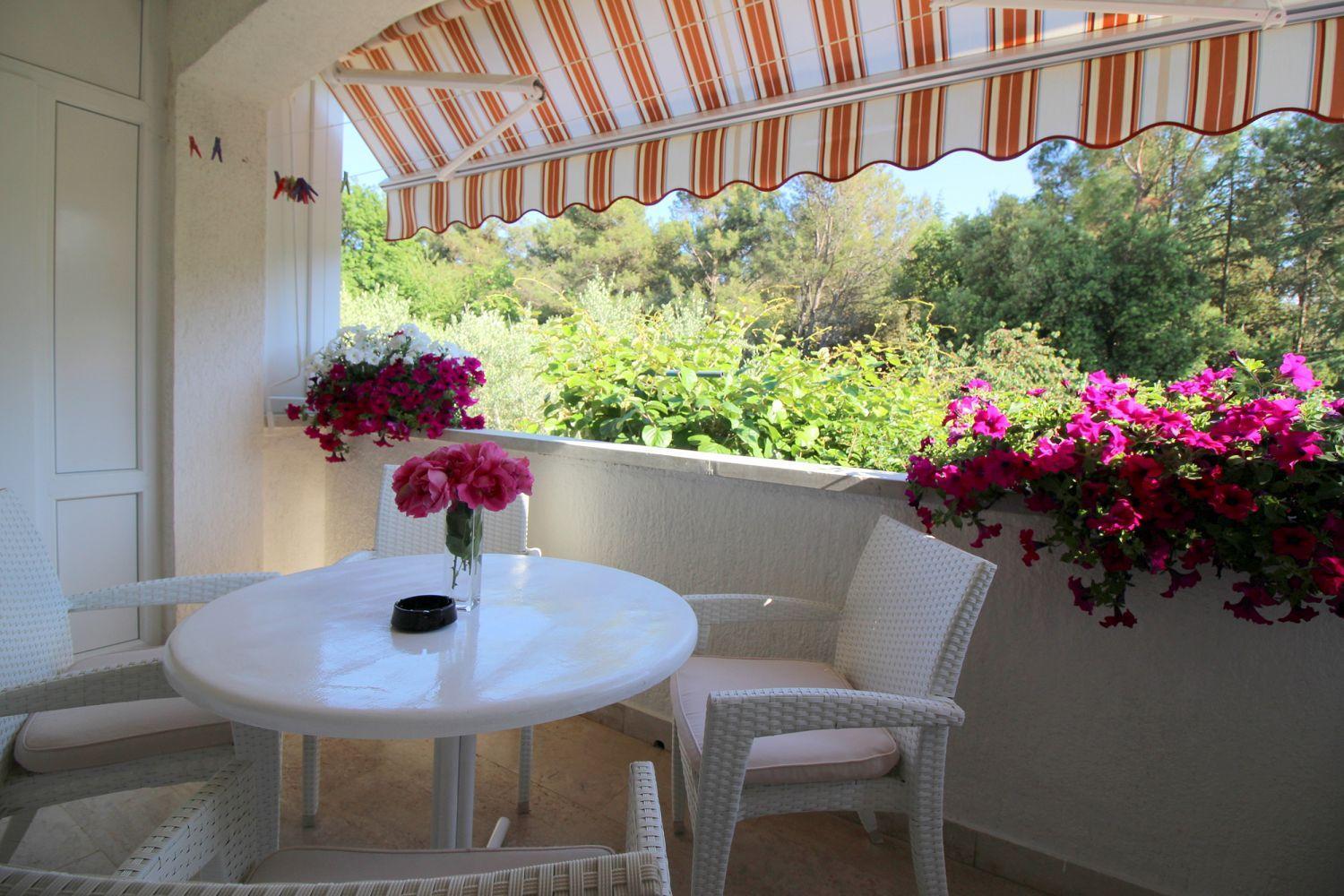 Apartment Komfortables Mit Privater Terrasse, Spielplatz, Grill, Liegen, Waschmaschine Poreč